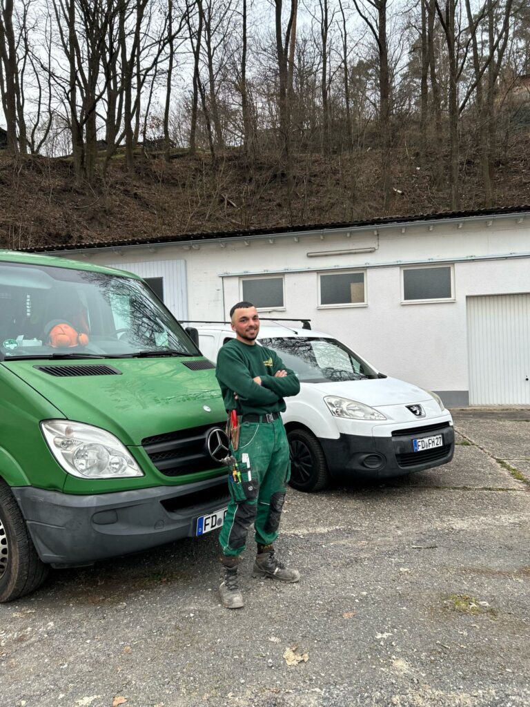 Florjan Hoxhaj, Gesch&auml;ftsf&uuml;hrer von Florjans Gartenservice